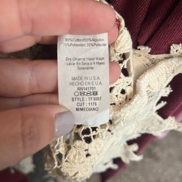 NWT 143 Story Long Sleeve Blouse with Crochet Bottom Detail Maroon/Cream medium - Picture 8 of 8